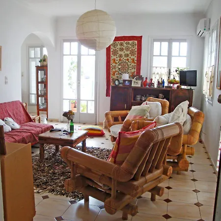Naxos Art House