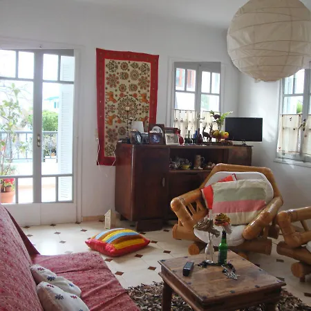Naxos Art House