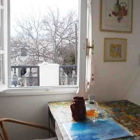 Naxos Art House