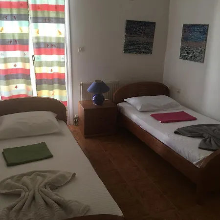 Naxos Art House *