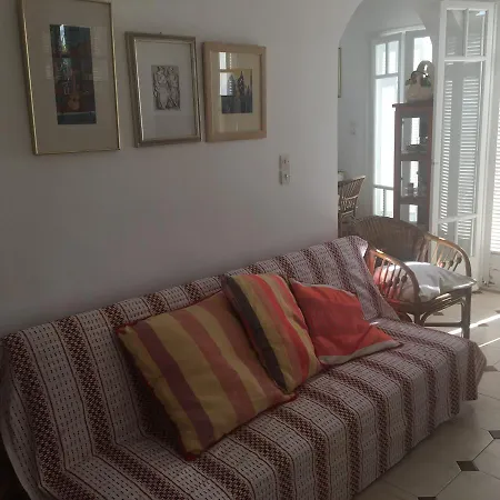 Naxos Art House *